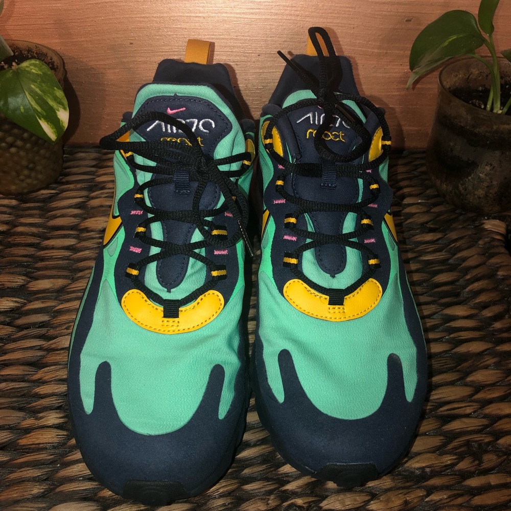 Nike Air React men’s size 9 green and navy blue